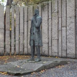 1920px-Statue_of_Theobald_Wolfe_Tone_-145662_(45864789992)